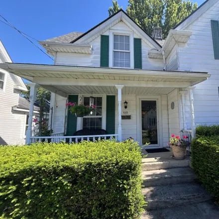 Buy this 3 bed house on 439 Smith St in Danville, Kentucky