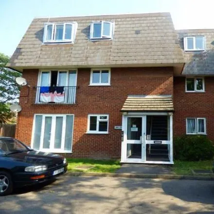 Rent this 2 bed apartment on Blacksmith Row in Langley, SL3 8LB