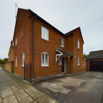 Buy this 4 bed house on Fairford Leys Way in Fairford Leys, HP19 7FQ