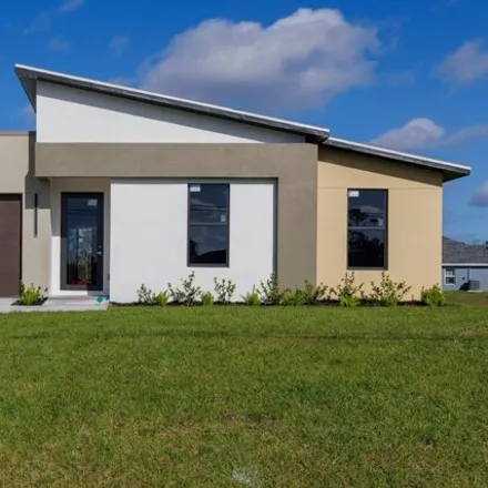 Image 3 - 1591 North Gator Circle, Cape Coral, FL 33909, USA - House for sale