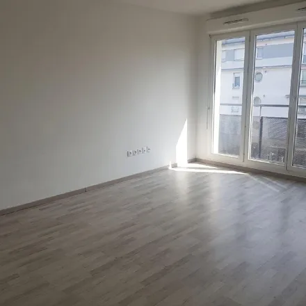 Image 2 - 5 Avenue Henri Dunant, 91200 Athis-Mons, France - Apartment for rent