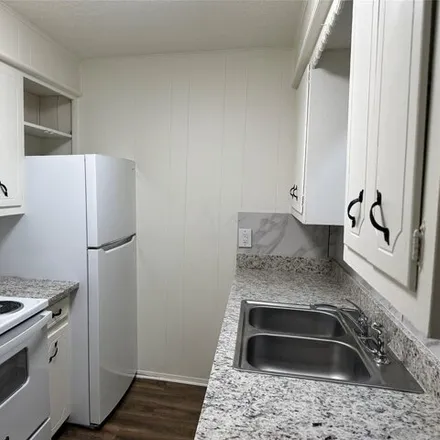 Rent this 2 bed apartment on 2002 Washington St Apt 6 in Commerce, Texas