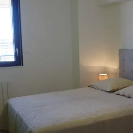 Rent this 2 bed apartment on 22560 Trébeurden