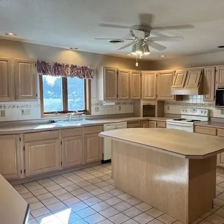 Image 3 - 1558 Crestview Drive, Vermillion, SD 57069, USA - House for sale