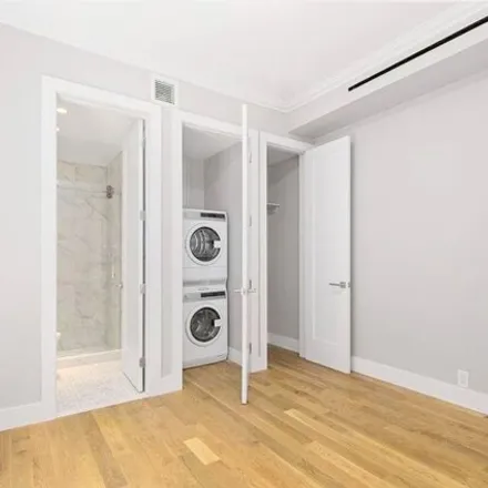 Image 3 - 252 West 76th Street, New York, NY 10023, USA - Apartment for rent