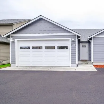 Buy this 3 bed house on 3003 Eastview in Lebanon, OR 97355