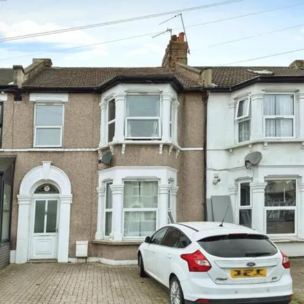 Buy this 3 bed townhouse on Park Road in Loxford, London