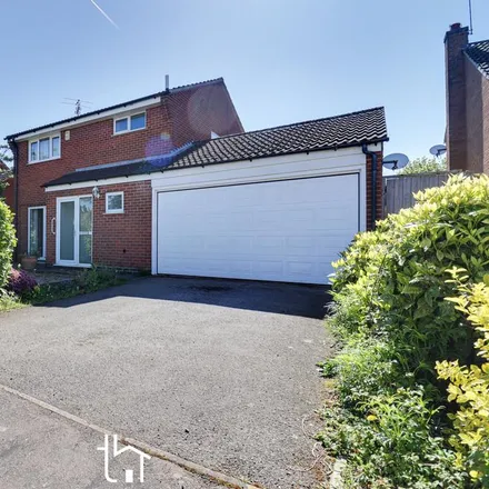 Rent this 4 bed duplex on Fernie Close in Oadby, LE2 4SJ