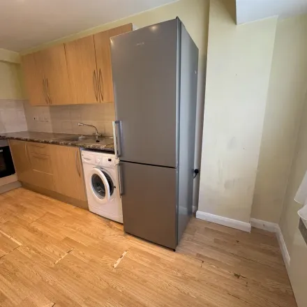 Rent this 2 bed apartment on Brunswick Way in London, N11 1JE