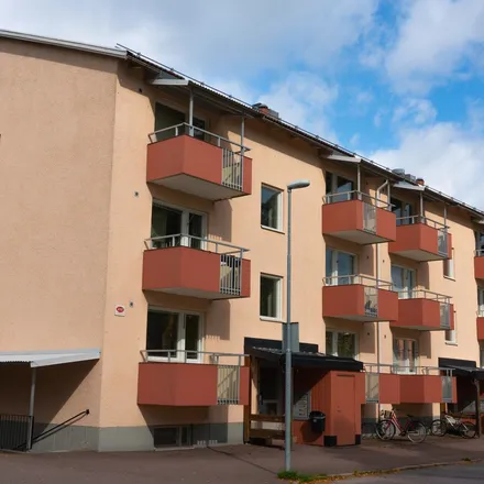 Rent this 4 bed apartment on Vegagatan in 573 37 Tranås, Sweden