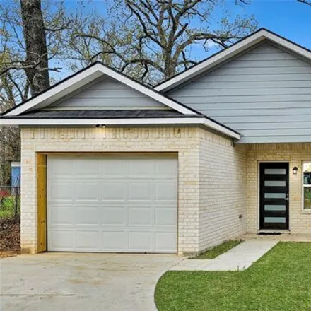 Buy this 3 bed house on 746 Welch Lane in Gun Barrel City, TX 75156