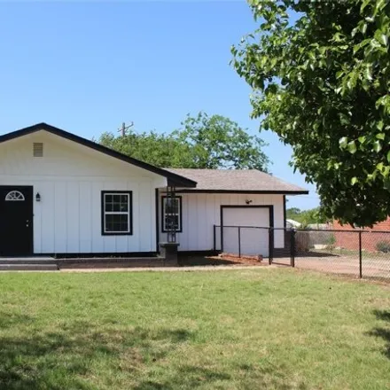 Buy this 3 bed house on 417 Hayes Drive in Wellston, OK 74881