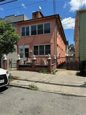 Buy this studio house on 1516 Saint Peters Ave in New York, 10461