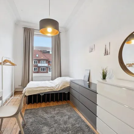 Rent this 5 bed apartment on Fachbereich Biologie in Martin-Luther-King-Platz 3, 20146 Hamburg
