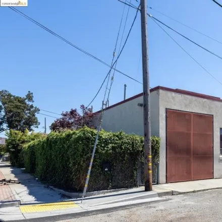 Buy this 5 bed house on 10657 Pearmain Street in Oakland, CA 94621