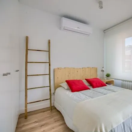 Image 5 - Calle del Limonero, 24, 28020 Madrid, Spain - Apartment for rent