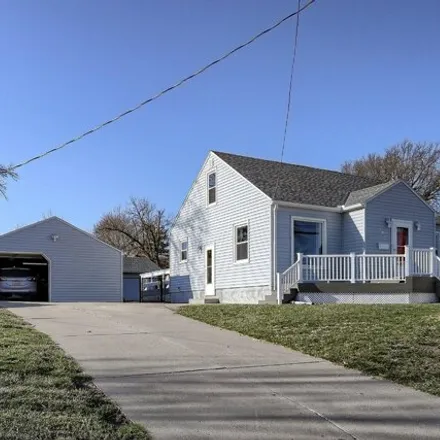 Image 2 - 1720 South 5th Street, Beatrice, NE 68310, USA - House for sale