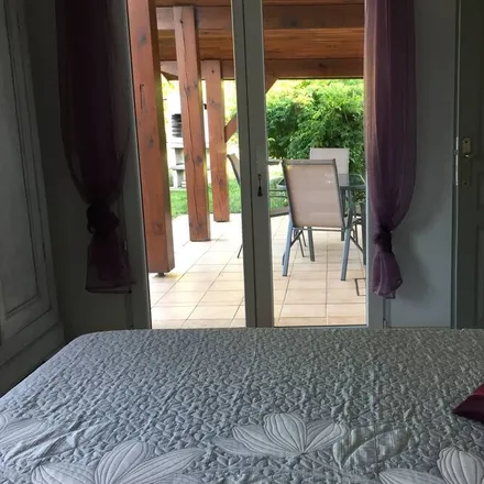 Rent this 2 bed house on 40200 Sainte-Eulalie-en-Born