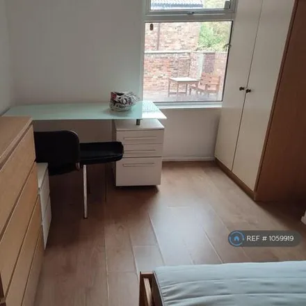 Image 3 - Rippingham Road, Manchester, M20 3FW, United Kingdom - Townhouse for rent