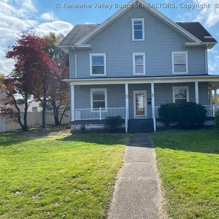 Buy this 4 bed house on 903 5th Avenue in St. Albans, WV 25177