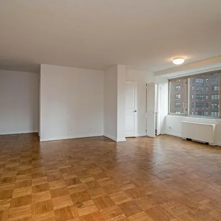 Rent this 2 bed apartment on 427 East 81st Street in New York, NY 10028