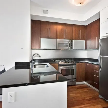 Image 3 - J Condos, 136 Front Street, New York, NY 11201, USA - Apartment for rent