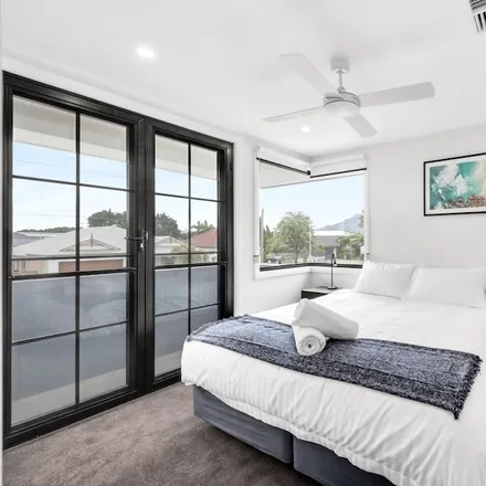 Rent this 4 bed house on Towradgi in Towradgi Road, Towradgi NSW 2518