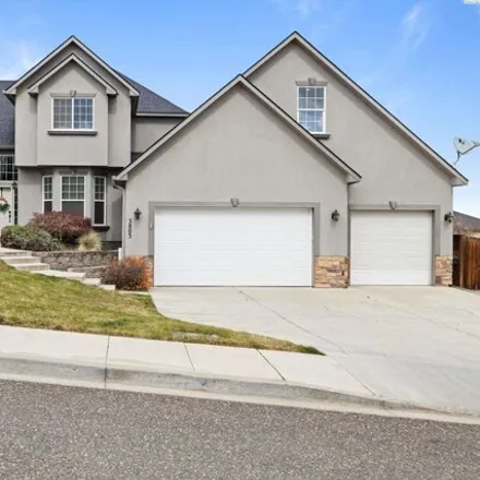 Buy this 5 bed house on Burden Boulevard in Pasco, WA 99301