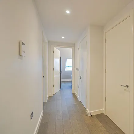 Image 6 - Everard Close, Griffiths Way, St Albans, AL1 2DE, United Kingdom - Apartment for rent