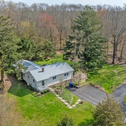 Image 1 - 219 Oxoboxo Cross Road, Montville, CT 06353, USA - House for sale