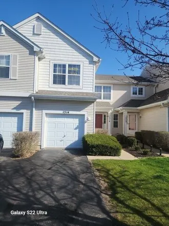 Rent this 3 bed house on 1530 Meadowsedge Lane in Carpentersville, IL 60110
