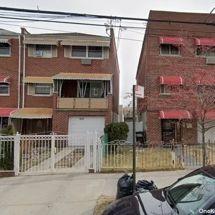 Rent this 3 bed apartment on 3240 Olinville Avenue in New York, NY 10467