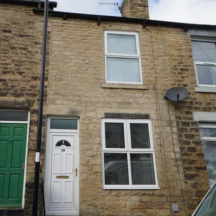 Rent this 3 bed house on Eyam Road in Sheffield, S10 1UT