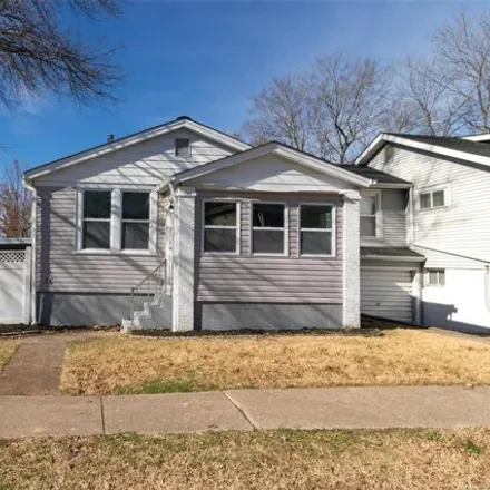 Buy this 3 bed house on 7125 Schroeder Place in St. Louis, MO 63116