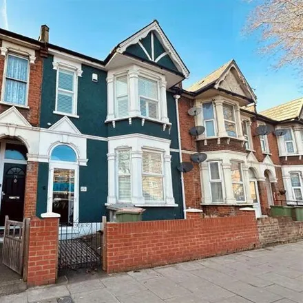 Buy this 3 bed house on Red Lion in 80 High Street South, London