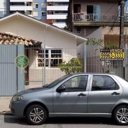 Image 1 - Avenida Leoberto Leal, Barreiros, São José - SC, 88095-700, Brazil - House for sale