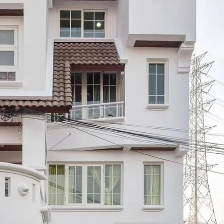 Rent this 6 bed apartment on unnamed road in Chatuchak District, 10900