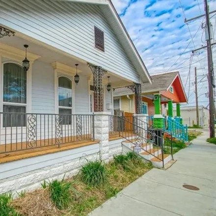 Image 2 - 1732 Port St, New Orleans, Louisiana, 70117 - House for sale