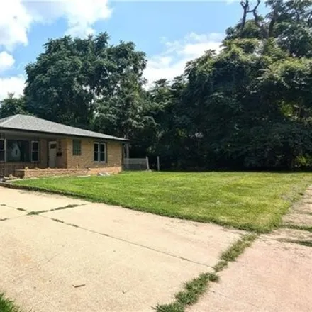 Image 9 - 1505 N Main St, Independence, Missouri, 64050 - House for sale