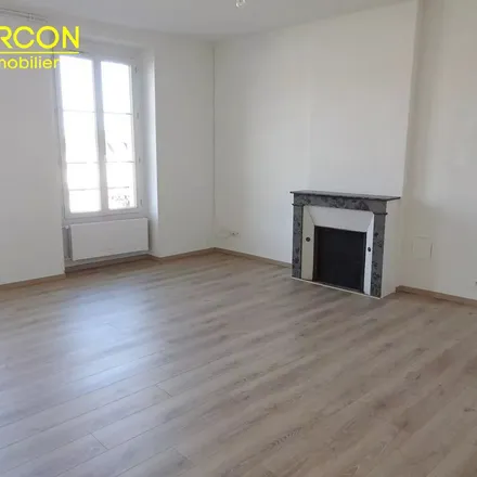 Rent this 2 bed apartment on 5 Rue Ferragüe in 23000 Guéret, France