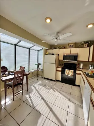 Image 4 - 208 Woodshire Lane, Collier County, FL 34105, USA - Townhouse for rent