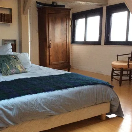 Rent this 5 bed house on 44420 Piriac-sur-Mer