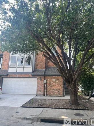 Rent this 3 bed townhouse on 947 Liberty Street in Unit 947 Liberty Street, Dallas Tx 75204