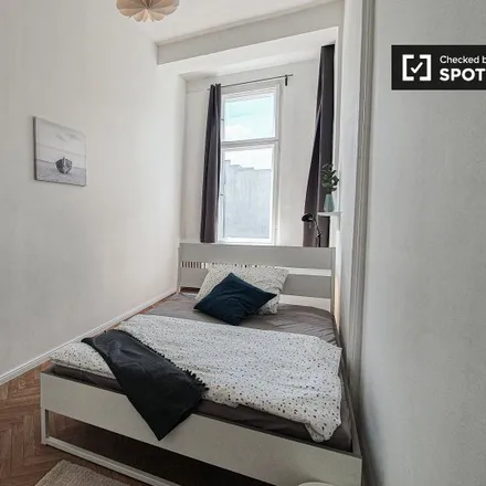 Rent this 5 bed room on Private Kant-Grundschule in Grunewaldstraße 44, 12165 Berlin