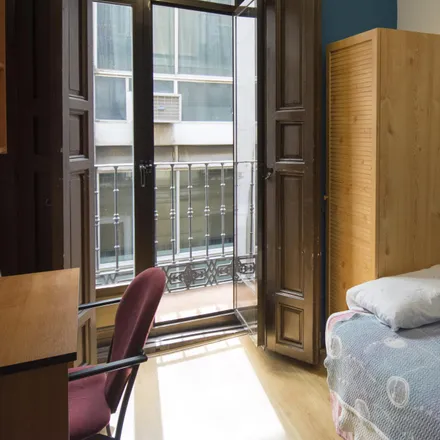 Rent this 12 bed room on Madrid in Calle de Chinchilla, 2