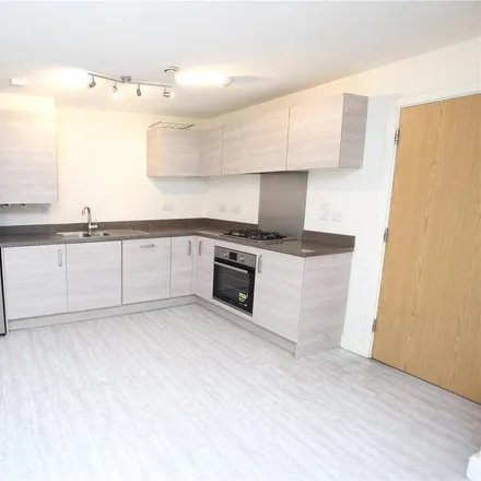 Image 1 - Holly Acre, Dunstable, LU5 4UH, United Kingdom - Apartment for rent