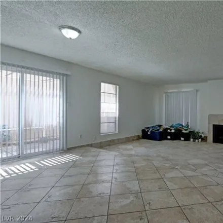 Image 5 - Cambridge Street, Paradise, NV 89169, USA - Condo for rent