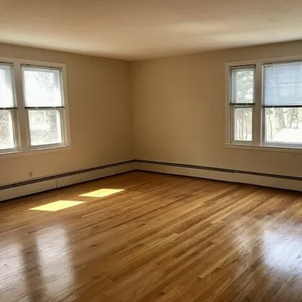 Image 3 - 6 Roland Road, Worcester, MA 01606, USA - Apartment for rent