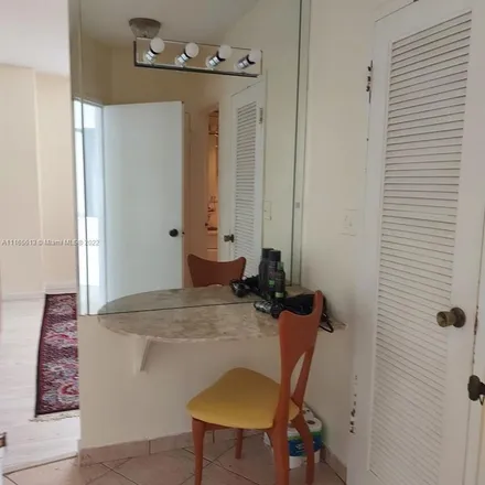Image 3 - 3801 South Ocean Drive, Beverly Beach, Hollywood, FL 33019, USA - Apartment for rent