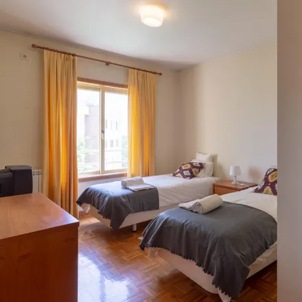 Rent this 2 bed room on Praceta Engenheiro José Adriano Moreira dos Santos in 4475-147 Cidade da Maia, Portugal